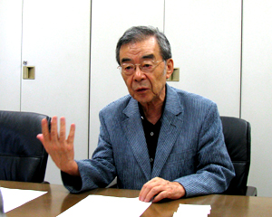 堀田力氏